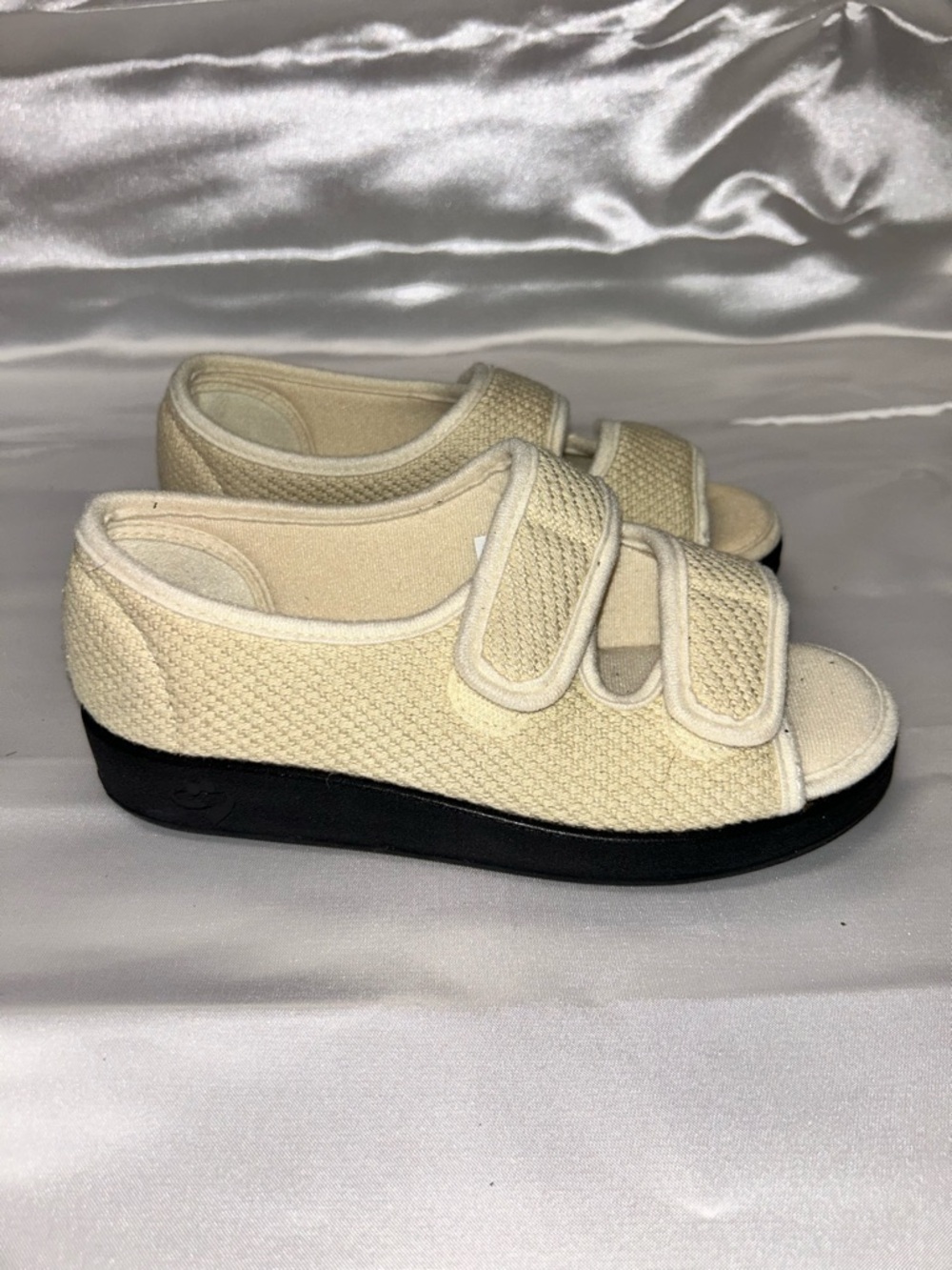 Silverts Easy Closure Shoe Open-Toe Hook & Loop Women’s Casual Cream | Size US 6